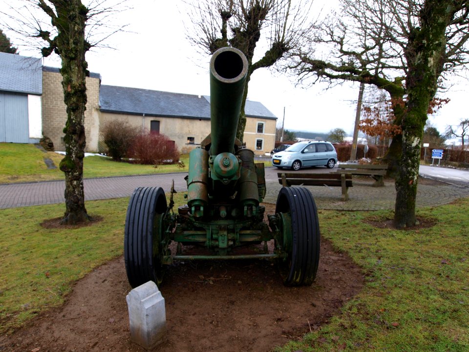Cannon near Cherain, Belgium pic2