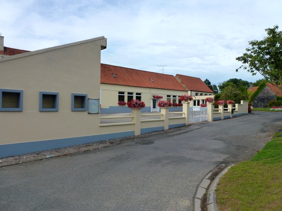 Campagne-lès-Guines (Pas-de-Calais) école