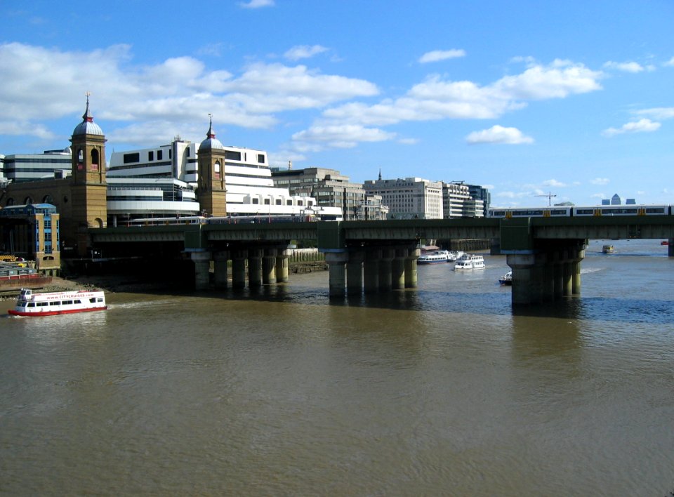 Cannon-Street-Railway-Bridge-20040918-015