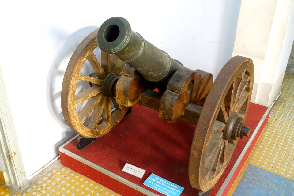 Cannon, 19th century - Museum of Vietnamese History - Ho Chi Minh City - DSC05934