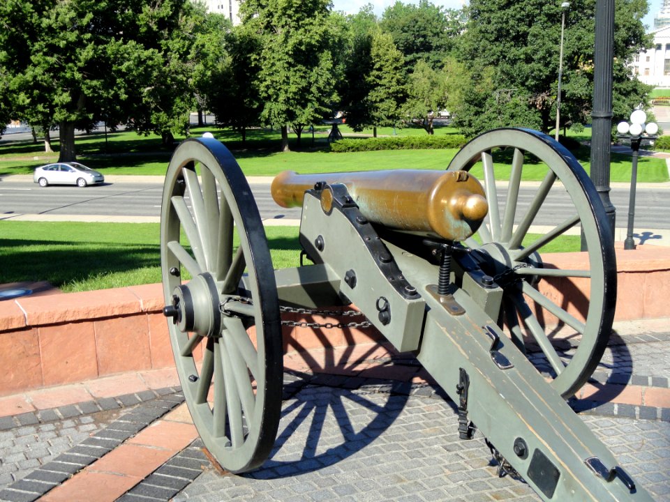 Cannon - Civic Center Park, Denver - DSC01232