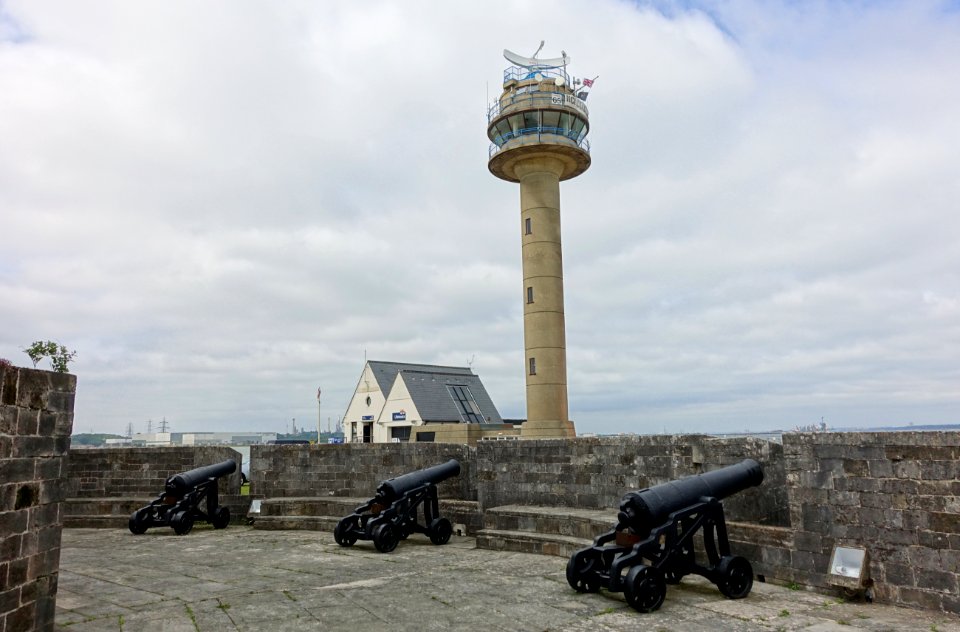 Cannons - Calshot Castle - Calshot, England - DSC04185