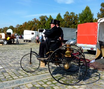 Cannstatter Volksfest 2011 Benz Patent-Motorwagen