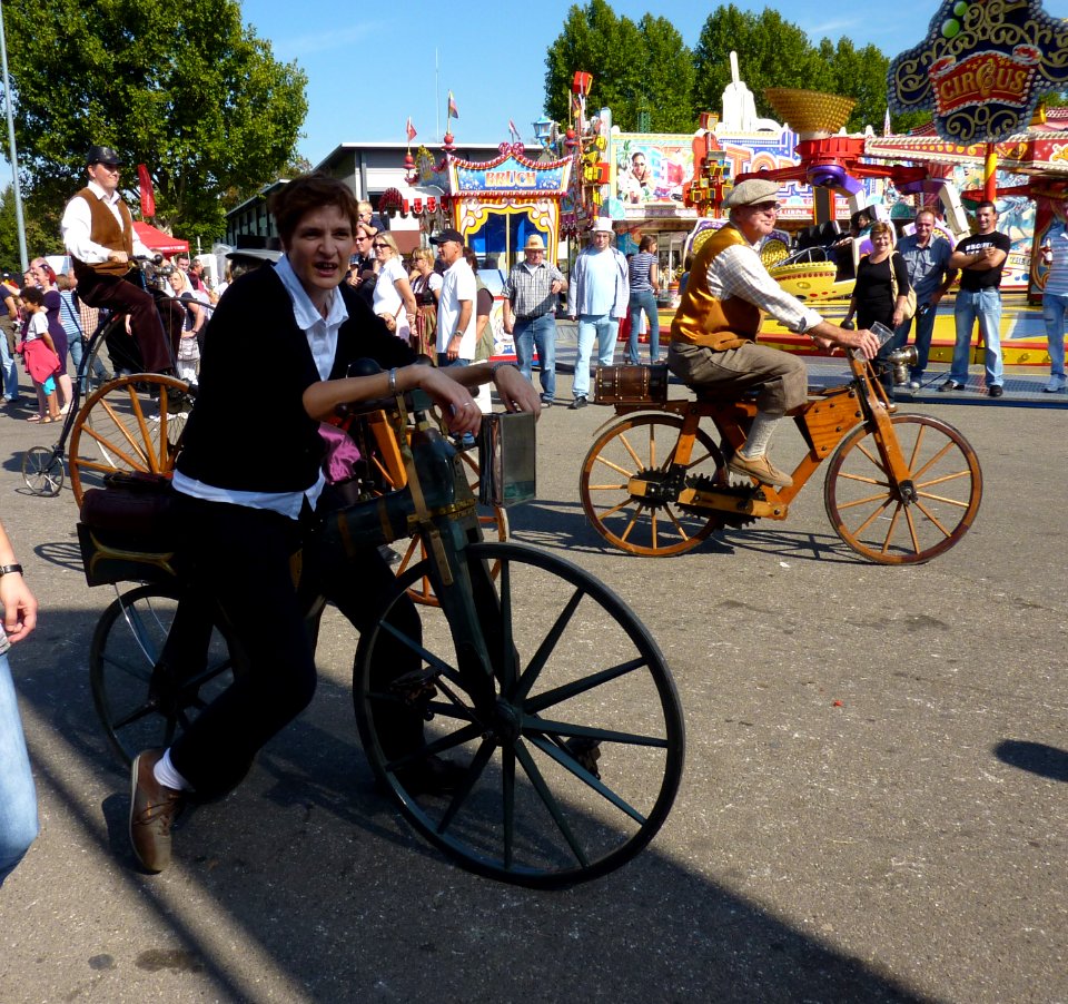 Cannstatter Volksfest 2011 historische Fahrräder
