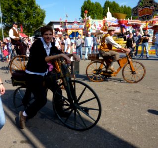 Cannstatter Volksfest 2011 historische Fahrräder
