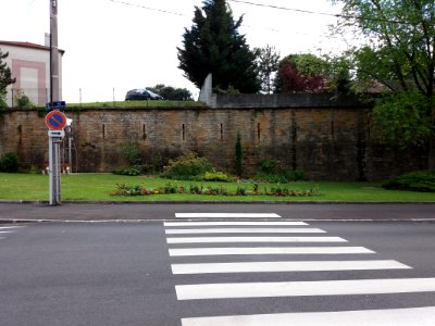 Caluire-et-Cuire - Rue de Margnolles, jardin public à l'angle de la rue Charles Péguy