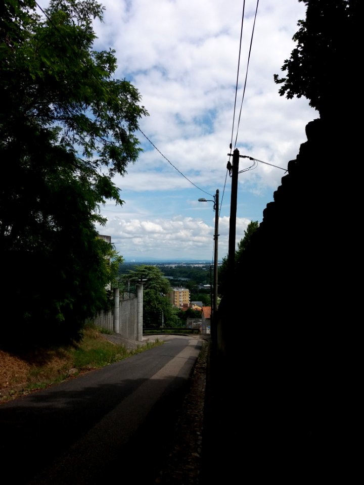 Caluire-et-Cuire - Rue de Margnolles, en arrivant montée du Petit Versailles