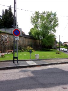 Caluire-et-Cuire - Rue Charles Péguy, jardin public à l'angle de la rue de Margnolles
