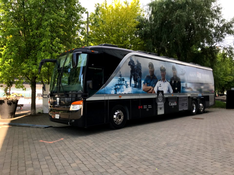 Canadian Forces Bus 417