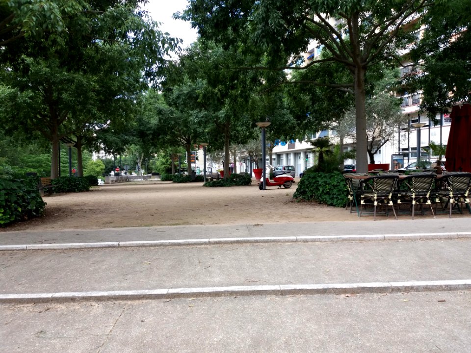 Caluire-et-Cuire - Place Bellevue, vers le sud-ouest