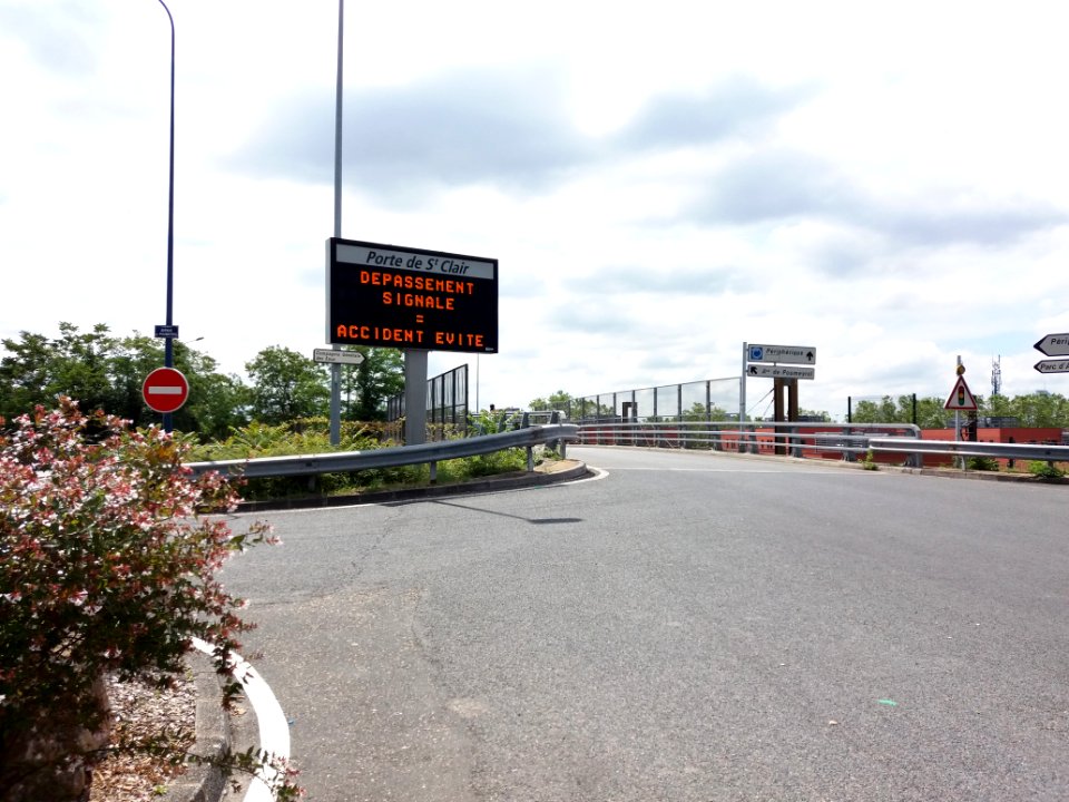 Caluire-et-Cuire - Panneau d'accès Porte de St Clair