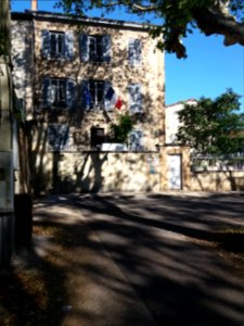 Caluire-et-Cuire - Maison du docteur Dugoujon, depuis le nord de la place