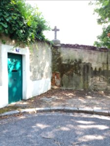 Caluire-et-Cuire - Chemin Jean Baptiste Gilliard, croix de 1772