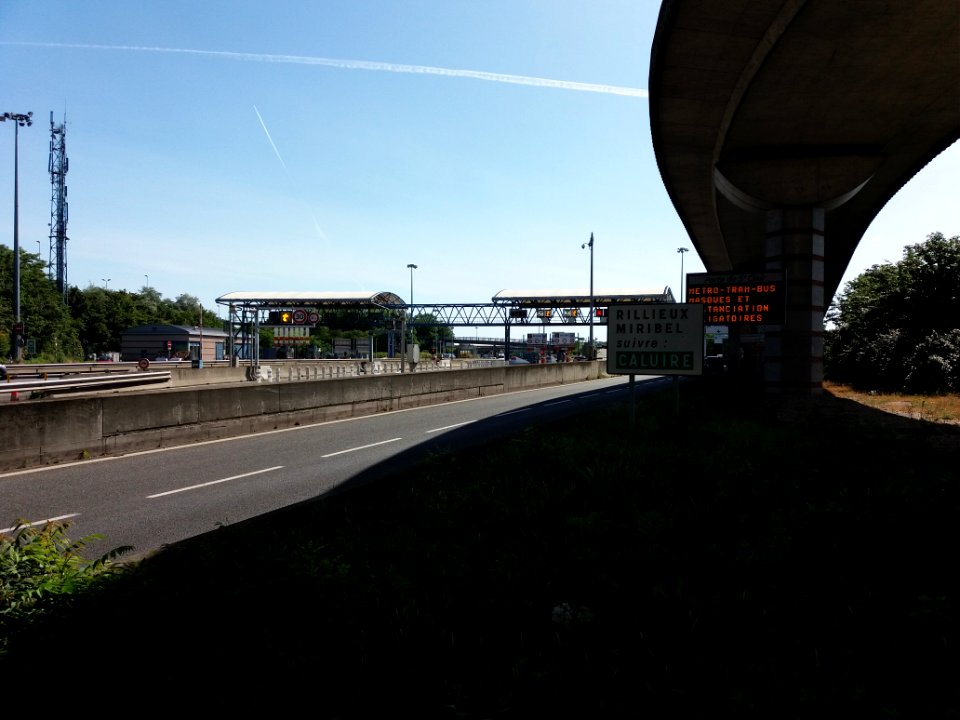 Caluire-et-Cuire - Porte de Saint-Clair (périphérique nord de Lyon)