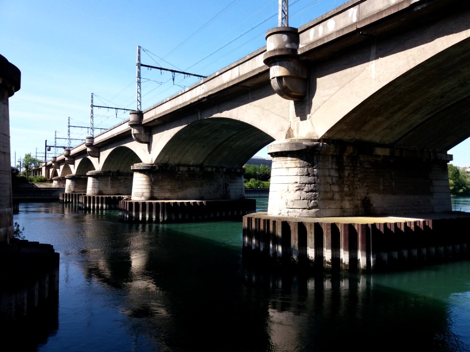 Caluire-et-Cuire - Viaduc SNCF de Saint-Clair - Vu depuis le pont Raymond Poincaré