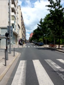 Caluire-et-Cuire - Cours Aristide Briand, vers le nord-est arrivant à la montée de la Sœur Vially