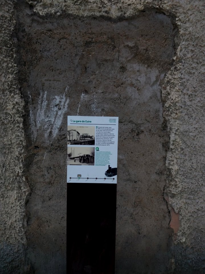 Caluire-et-Cuire - Chemin du Penthod, plaque gare de Cuire