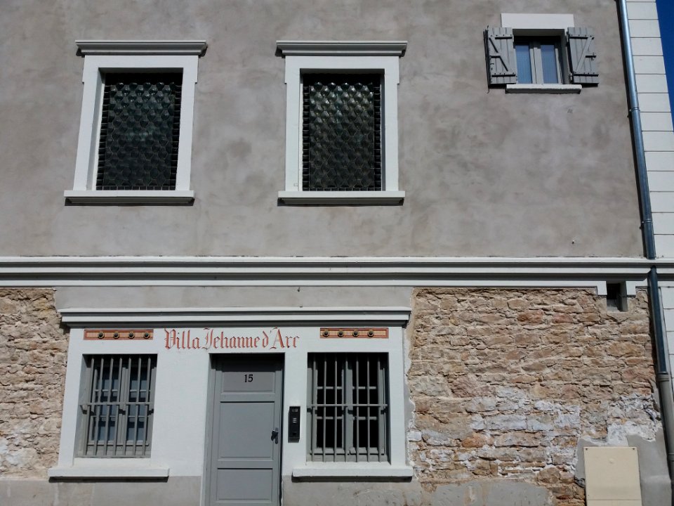 Caluire-et-Cuire - Villa Jehanne d'Arc - Façade