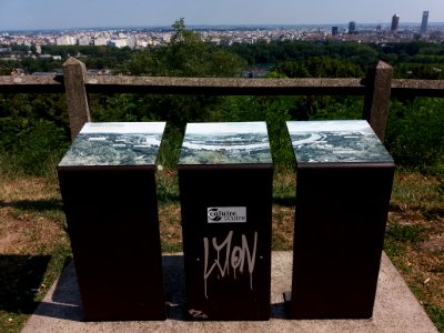 Caluire-et-Cuire - Place Laurent bonnevay, tables d'orientation 2