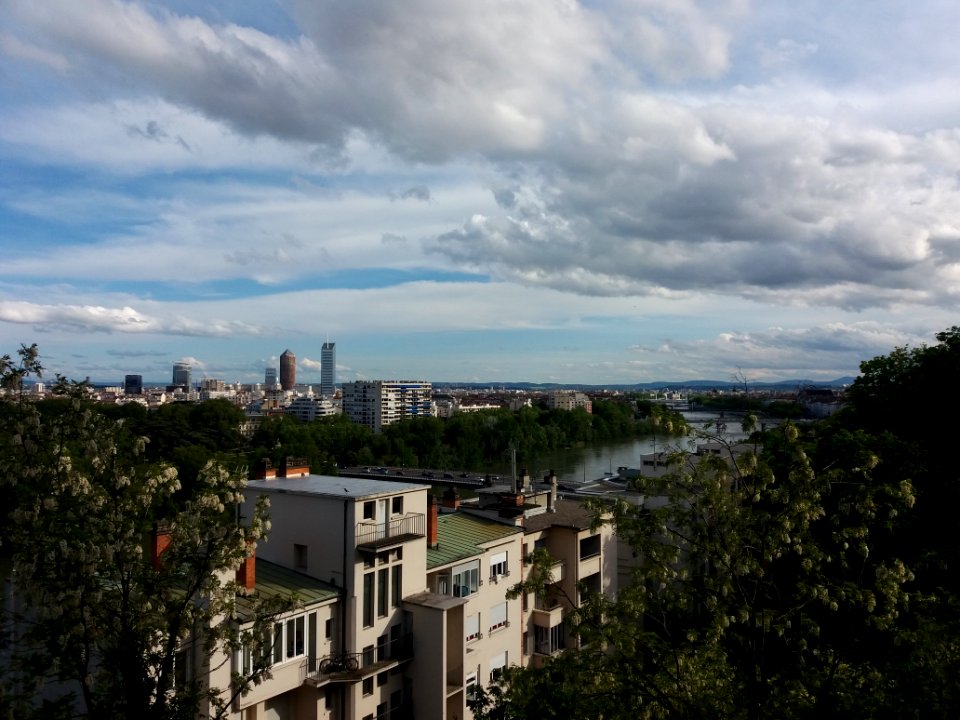 Caluire-et-Cuire - Jardin partagé des Lilas - Vue sur le centre de Lyon