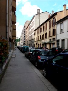 Caluire-et-Cuire - Grande Rue de Saint-Clair, vers le sud-ouest, au niveau du numéro 16