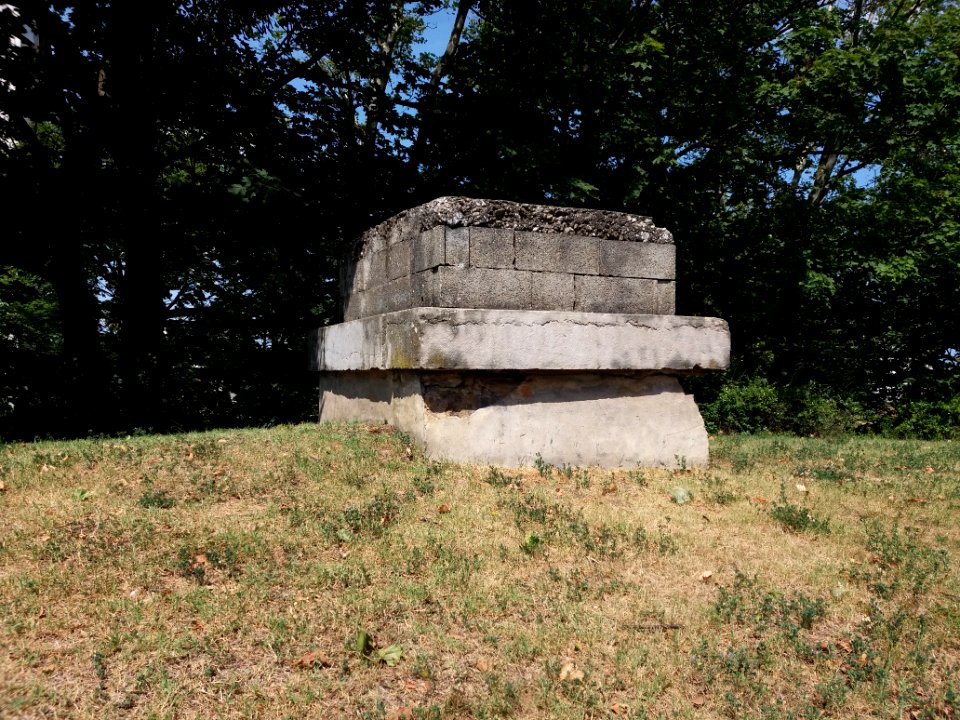 Caluire-et-Cuire - Fort de Montessuy (04)
