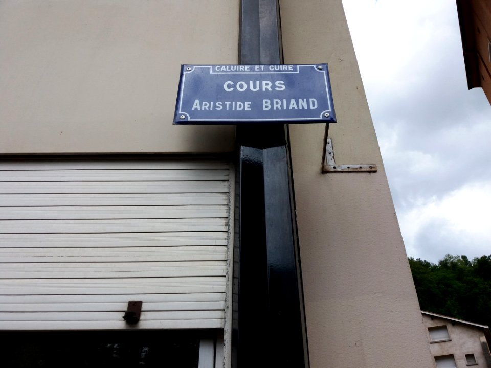 Caluire-et-Cuire - Cours Aristide Briand, plaque