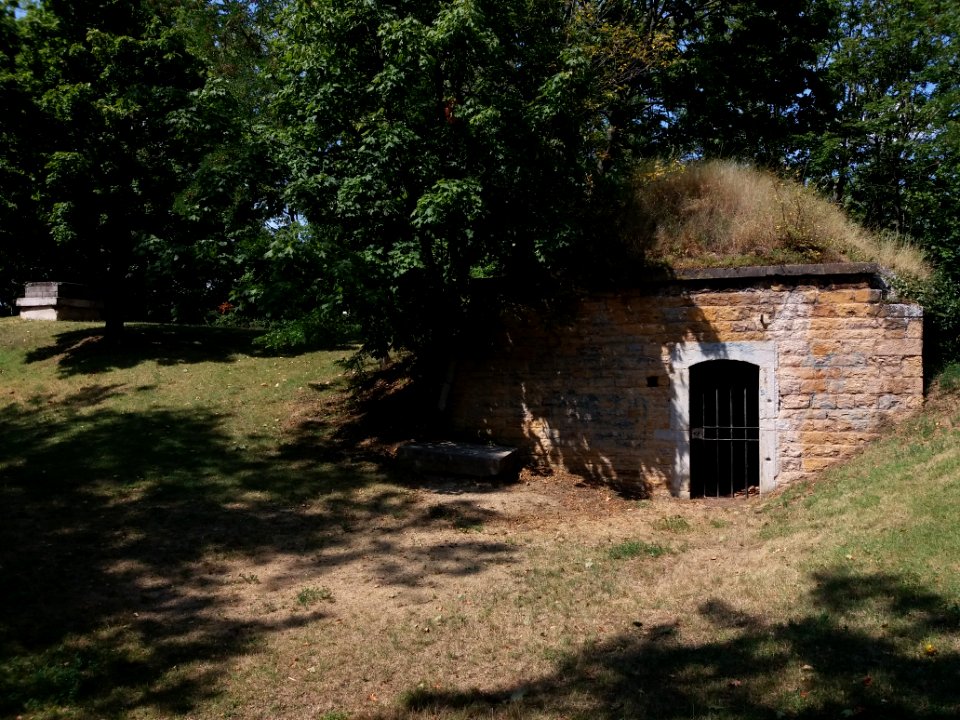 Caluire-et-Cuire - Fort de Montessuy (06)