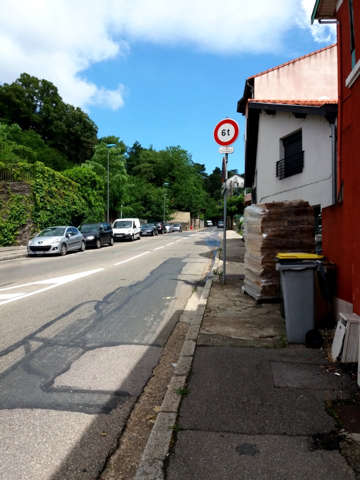 Caluire-et-Cuire - Chemin de Vassieux, depuis la route de Strasbourg