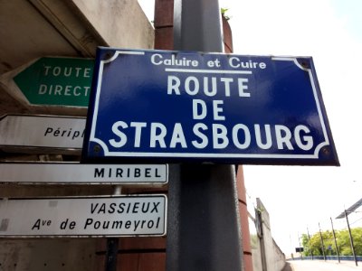 Caluire-et-Cuire - Route de Strasbourg, plaque
