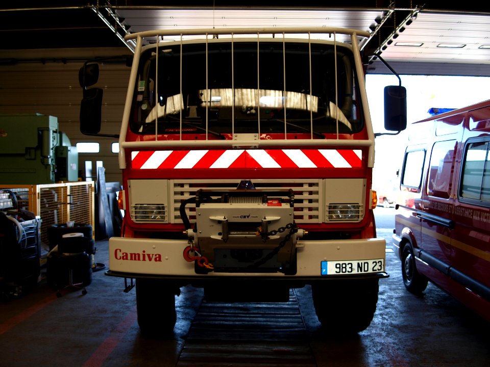 Camiva Renault M210, Departement Cruese, France 21 24April2009