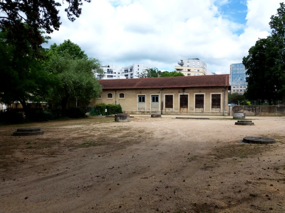 Caluire-et-Cuire - Avenue de Poumeyrol, chemin de l'ancienne usine des eaux, site des bassins filtrants (1)