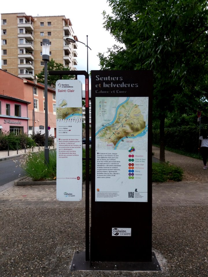 Caluire-et-Cuire - Chemin de Wette-Faÿs, panneau des sentiers et belvédères de Caluire-et-Cuire