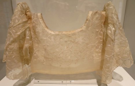 Camisa (blouse) from Luzon, Philippines, 1890, Honolulu Museum of Art 709a photo