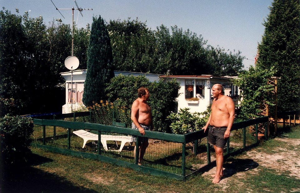 Camping Vogelenzang. Aangekocht in 1997 van United Photos de Boer bv. - Negatiefnummer 43143 kc 25 a. - Gepubliceerd in het Haarlems Dagblad dd 20-08-1996. Identificatienummer 54-036392