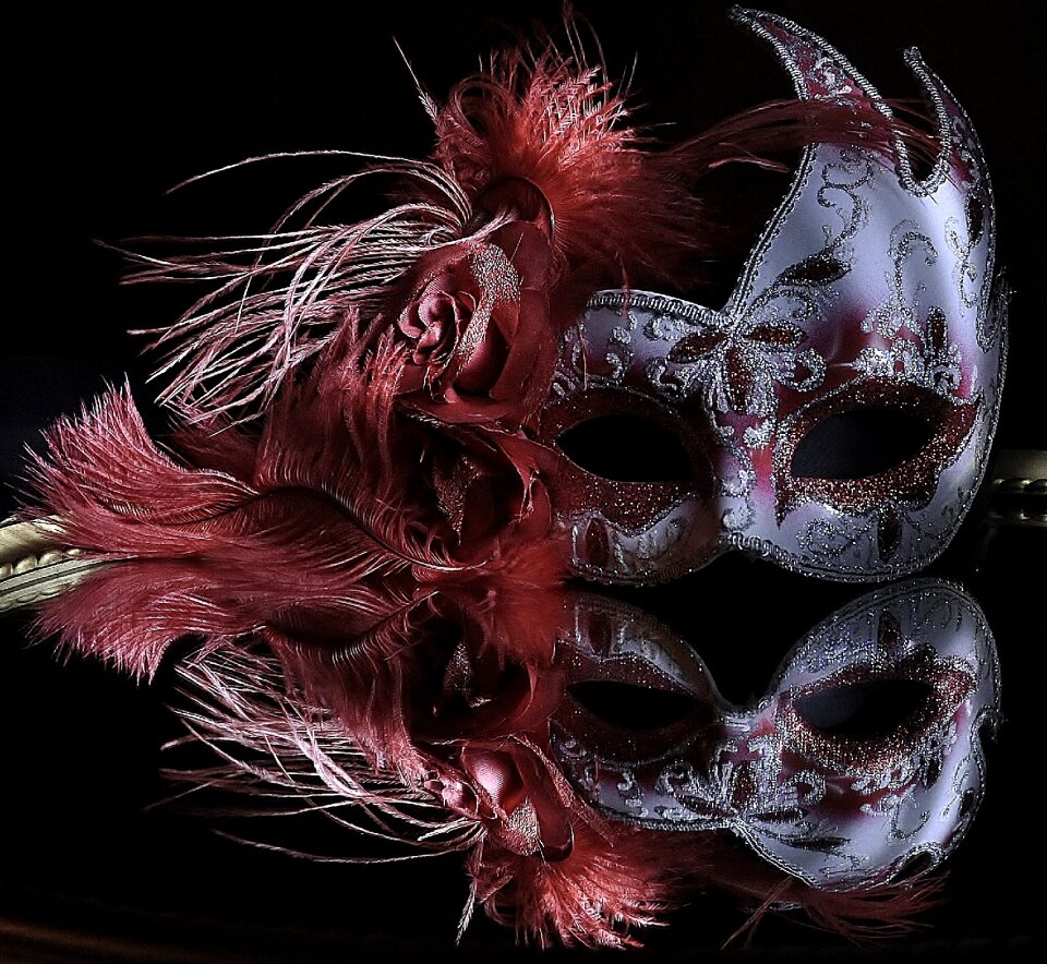 Light painting feather reflection