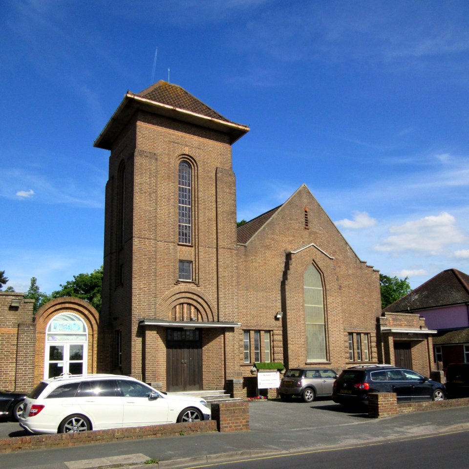 Byfleet Methodist Church, Rectory Lane, Byfleet (June 2015) (2)