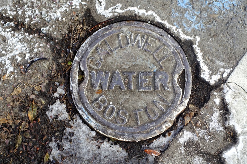 Caldwell WATER Boston - water valve cover - Cambridge, MA - DSC02815
