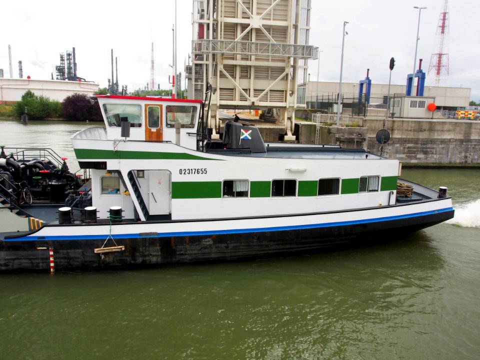 Calendula 12 - ENI 02317655, leaving Van Cauwelaertsluis, Port of Antwerp pic5