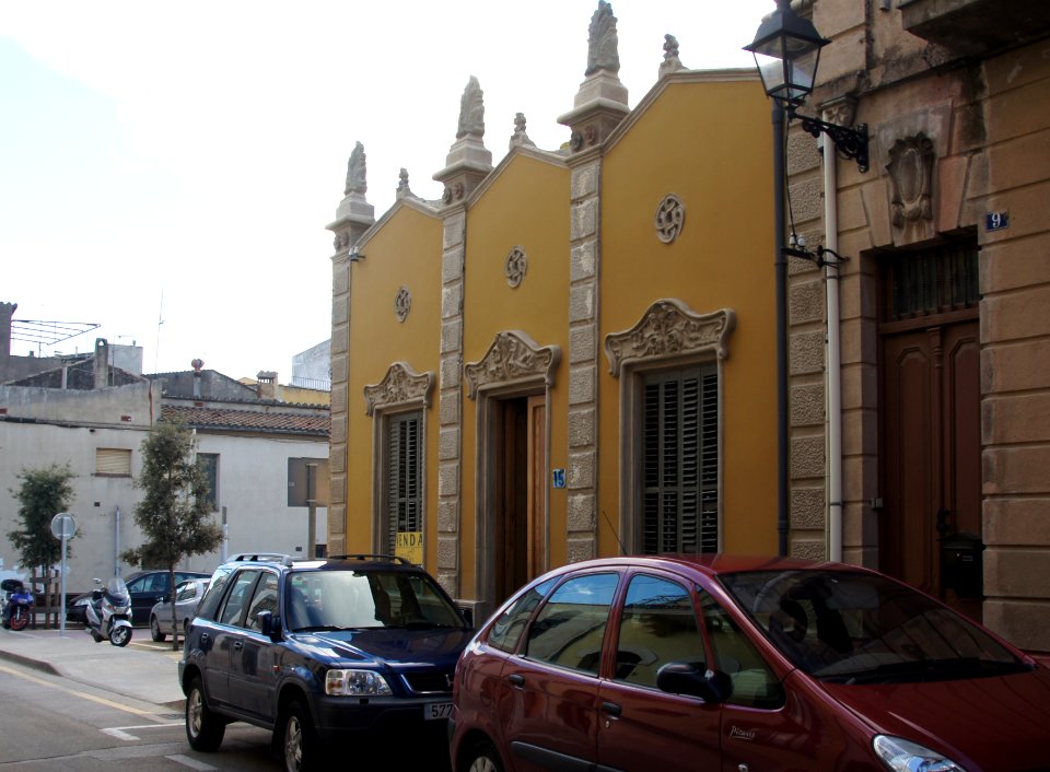 Caldes de Malavella, Casa al carrer Pla i Deniel 15