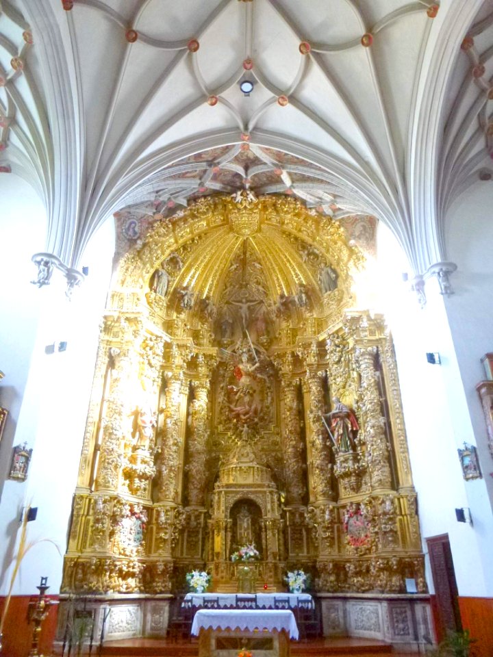 Cárcar - Iglesia de San Miguel, interior 01
