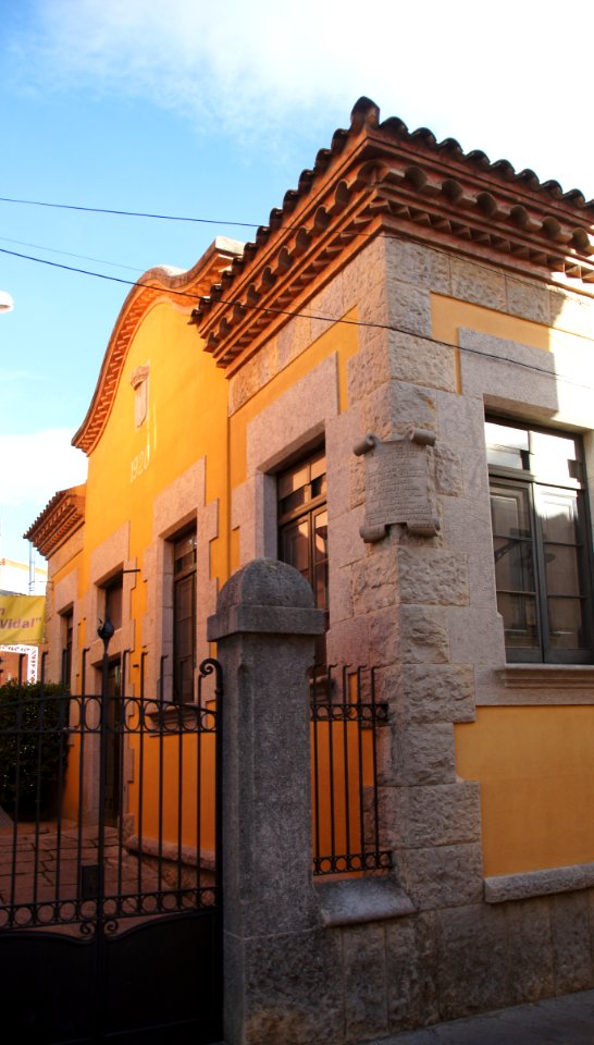 Caldes de Malavella, Biblioteca Pública, Ecke