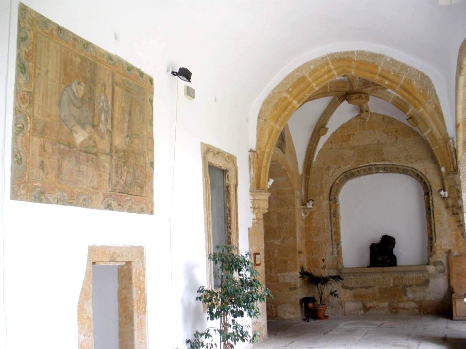 Cáceres - Monasterio de San Francisco el Real, claustro principal 06