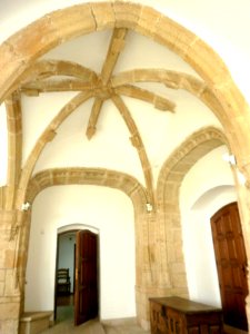 Cáceres - Monasterio de San Francisco el Real, claustro principal 09