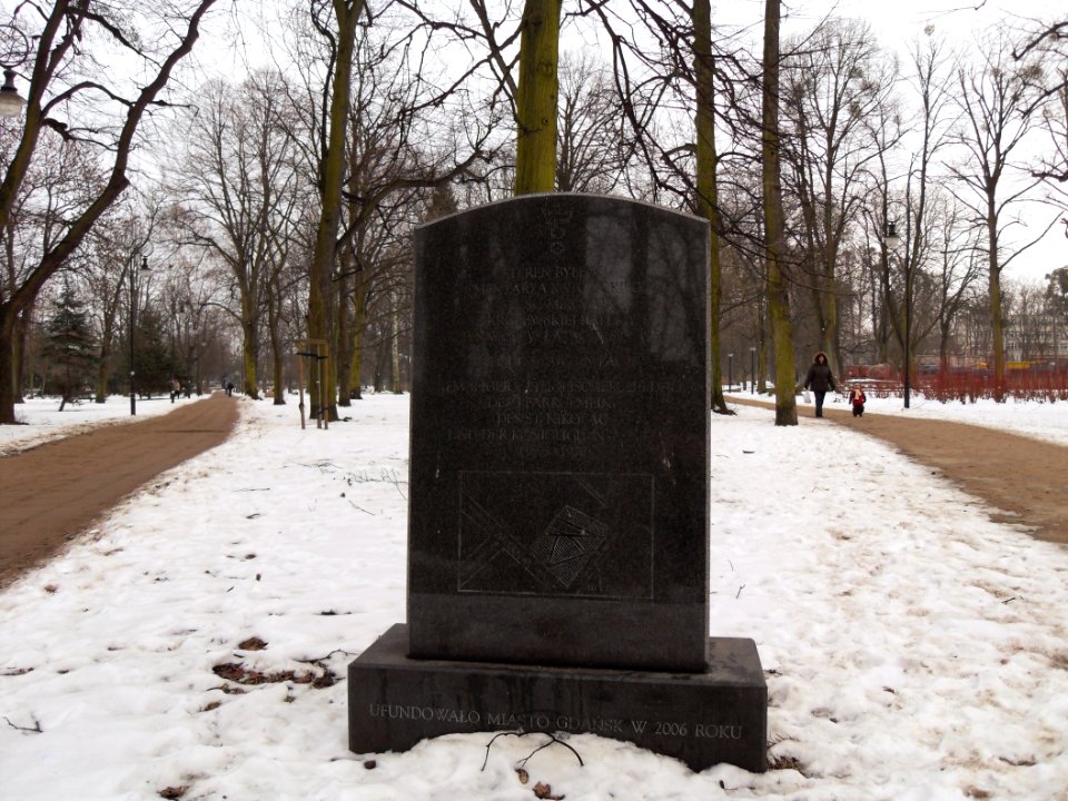 Były cmentarz Mikołaja i Królewskiej Kaplicy przy alei Zwycięstwa w Gdańsku