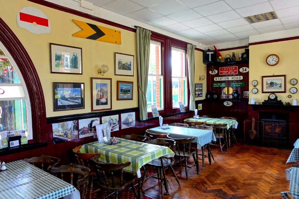 Cafe - Isfield Railway Station - Isfield, East Sussex, England - DSC05767