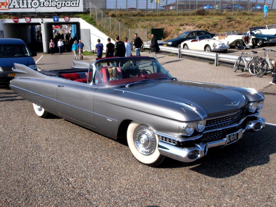 Cadillac 2D FW dutch licence registration AL-85-07 pic1