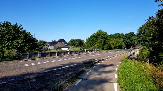 Cadier en Keer-viaduct in Rijksweg