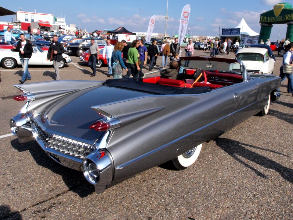 Cadillac 2D FW dutch licence registration AL-85-07 pic3