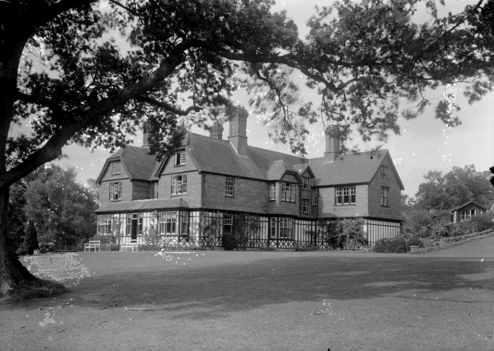 Caerwnon House, Cwmbach, Builth Wells (1293664)